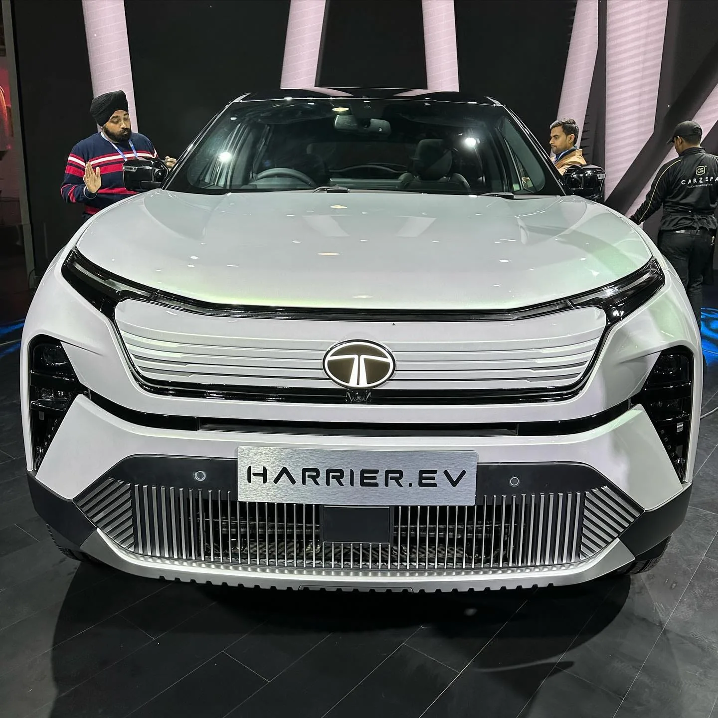 Tata Harrier EV battery range and performance